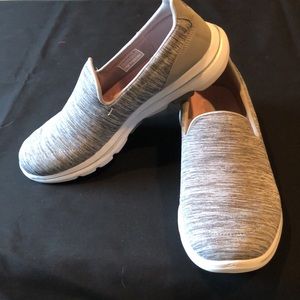 Sketchers GoWalk Slip-ons 9.5